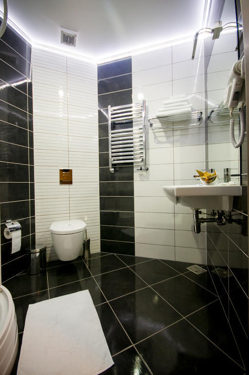 Hotel Aqua Târgu Jiu Cameră foto